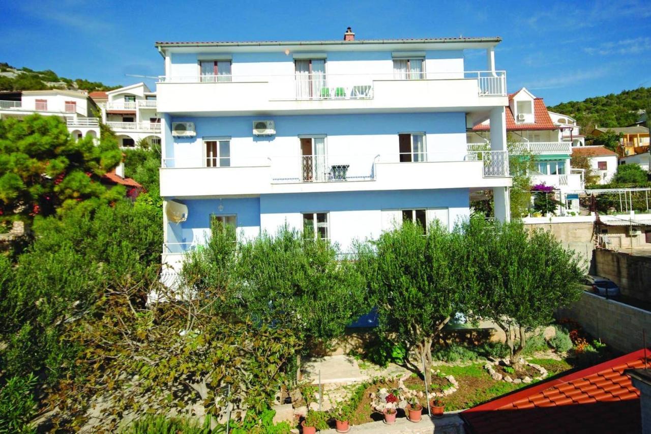 Charming Apartment In Tisno With 2 Bedrooms And Air Conditioning Экстерьер фото