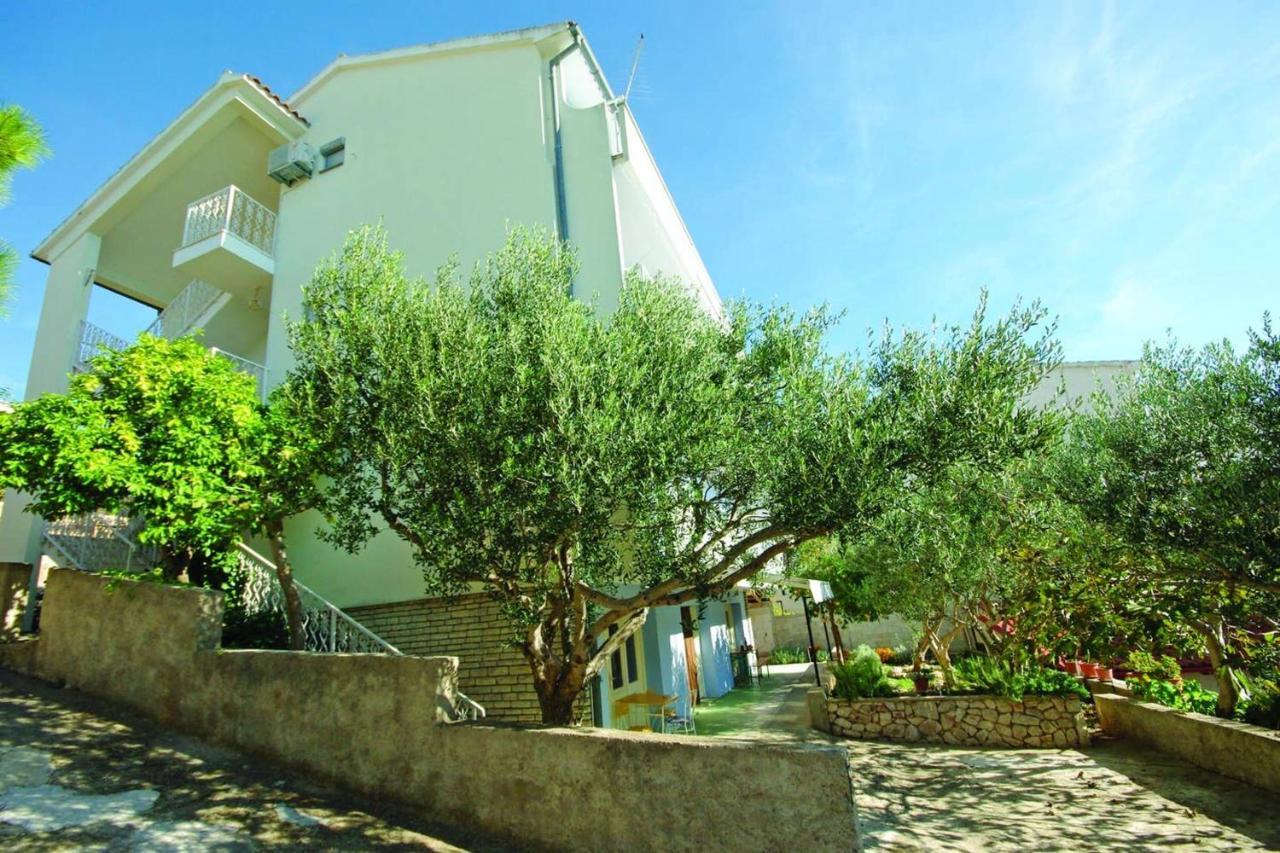 Charming Apartment In Tisno With 2 Bedrooms And Air Conditioning Экстерьер фото